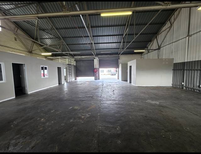 239M² WAREHOUSE TO LET IN CITY DEEP
